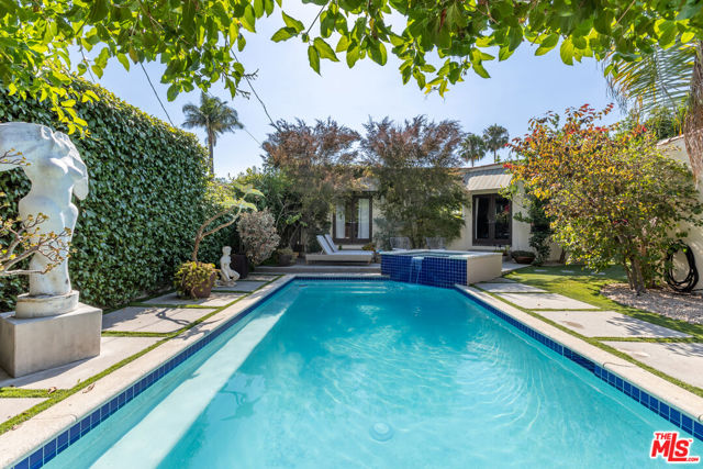724 N Spaulding Avenue, Los Angeles CA: https://media.crmls.org/mediaz/2b06b429-1312-467f-854a-2f80dcfce2cb.jpg