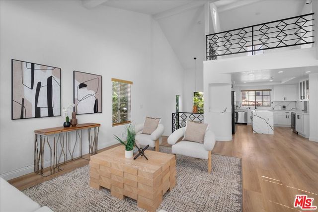 625 9th Street, Hermosa Beach, California 90254, 3 Bedrooms Bedrooms, ,2 BathroomsBathrooms,Residential,Sold,9th,25523845