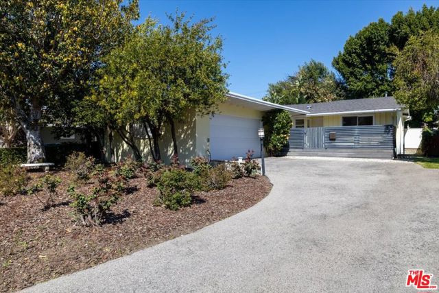 13133 Valleyheart Drive photo 3