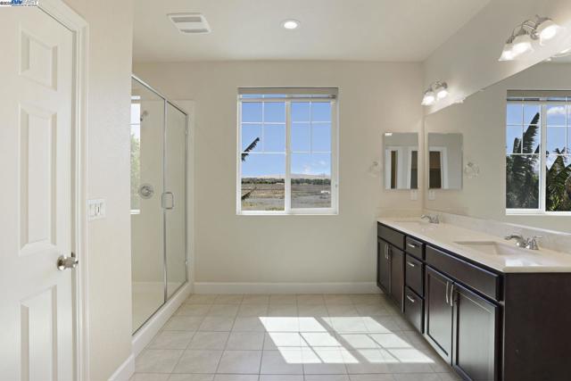 1503 S Oliveira Dr, Mountain House CA: https://media.crmls.org/mediaz/2b088d51-7283-407f-9a72-7c6e607c914d.jpg