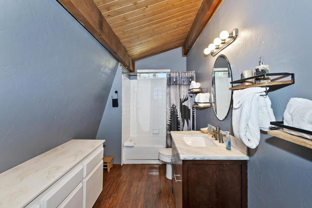 40138 Hillcrest Drive, Big Bear, CA 92315