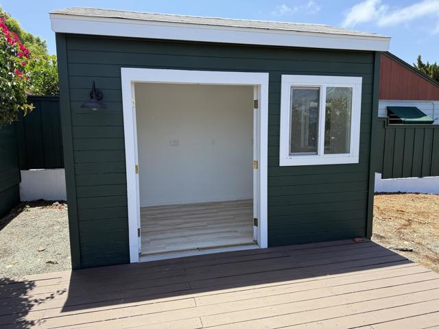 4007 Manzanita Drive, San Diego CA: https://media.crmls.org/mediaz/2b0aac9f-9ae0-4a0e-a16a-7fcf3111e3b5.jpg