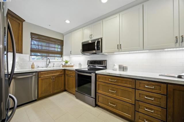 3841 Kamp Dr, Pleasanton CA: https://media.crmls.org/mediaz/2b0b8c40-3093-48cf-b2b8-db3c9a078817.jpg