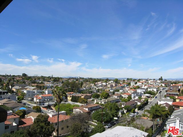 2001 ARTESIA Boulevard, Redondo Beach, California 90278, 1 Bedroom Bedrooms, ,Residential,Sold,ARTESIA,22140751