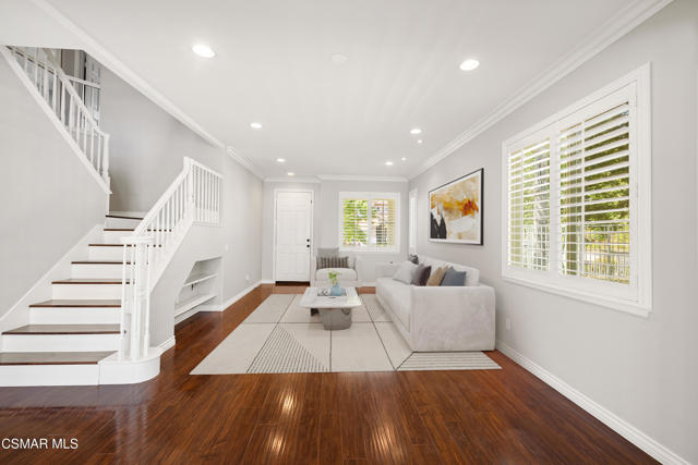 3206 Clarita Court, Thousand Oaks CA: https://media.crmls.org/mediaz/2b0bfc0d-c18f-43fc-a0de-2861880161b9.jpg