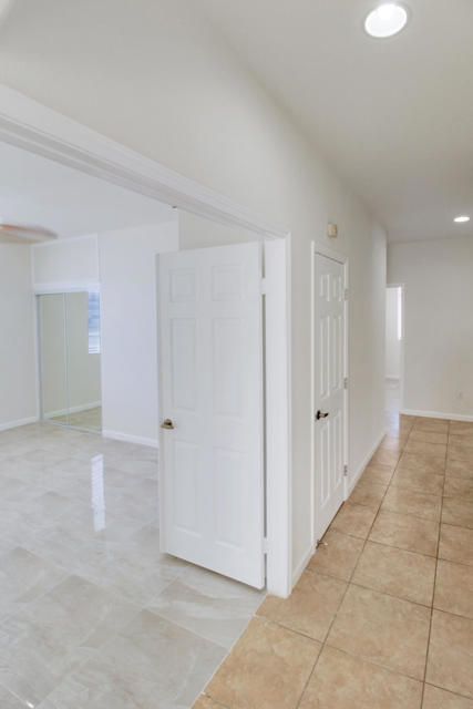 48180 Chandler Court, Indio CA: https://media.crmls.org/mediaz/2b0c1fa1-bef0-471b-9029-733c6ea71559.jpg