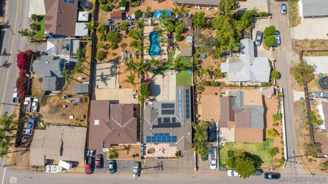 124 E View St, Fallbrook CA: https://media.crmls.org/mediaz/2b0cc48e-2b63-48f1-ba8f-3188a9c0b874.jpg