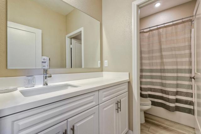 Detail Gallery Image 18 of 31 For 1715 Crabapple Way, Oceanside,  CA 92056 - 3 Beds | 2/1 Baths