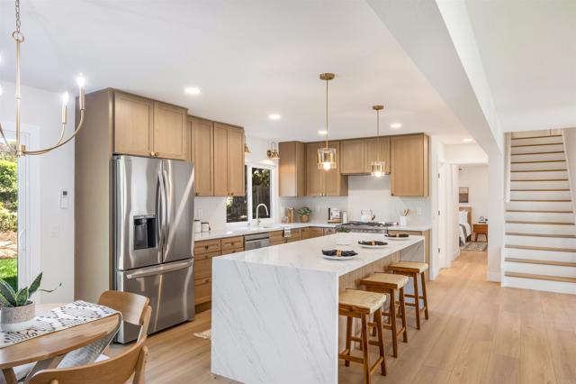 Detail Gallery Image 10 of 36 For 3810 Sierra Morena Ave, Carlsbad,  CA 92010 - 3 Beds | 3/1 Baths