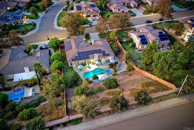 3225 Hidden Estate Lane, Escondido CA: https://media.crmls.org/mediaz/2b0d348b-5842-4aca-be11-d63ba2915ed2.jpg