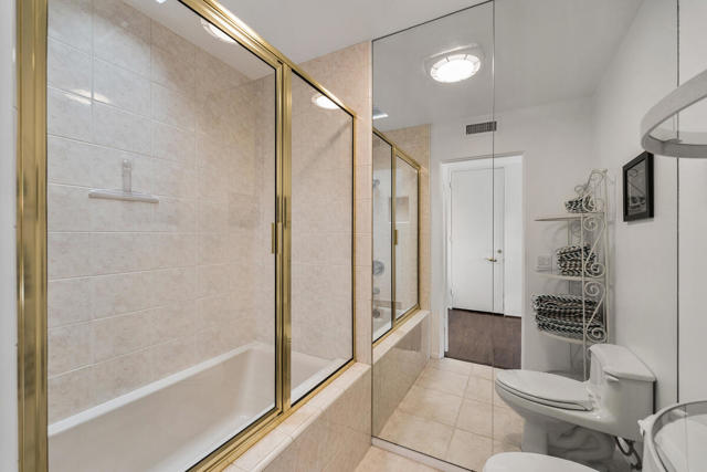 76895 Lark Drive, Indian Wells CA: https://media.crmls.org/mediaz/2b0d383c-7752-411e-870e-ac1a0484f14c.jpg