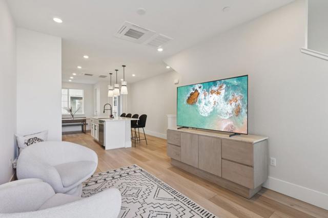 473 Sentinel Drive, Alameda CA: https://media.crmls.org/mediaz/2b0e25a5-cf0a-4eb5-8af8-c2b6781a7ff2.jpg