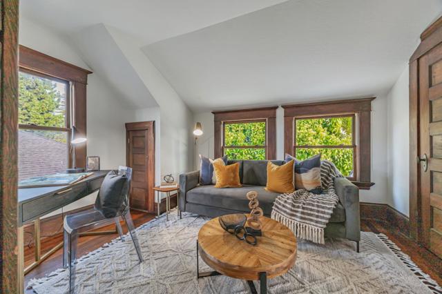 333 Waverley Street, Palo Alto CA: https://media.crmls.org/mediaz/2b104278-a274-4ba5-9fdf-63256643b469.jpg