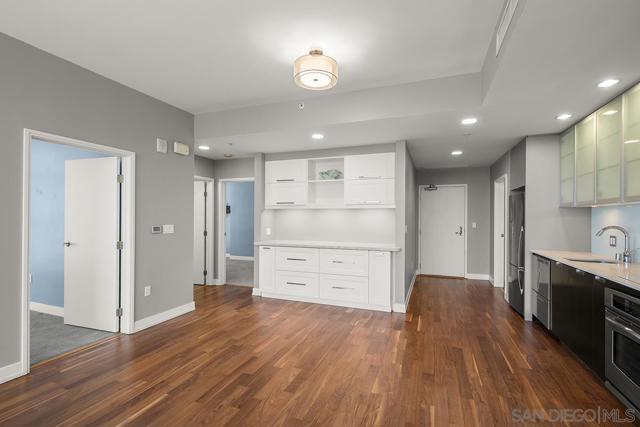 575 6th Avenue, San Diego CA: https://media.crmls.org/mediaz/2b107f9d-d7d3-4c74-9d01-682122d59e54.jpg