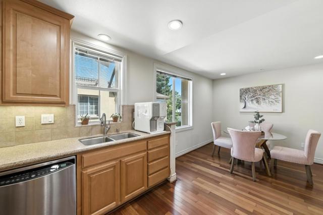 259 Ginko Terrace, Sunnyvale CA: https://media.crmls.org/mediaz/2b115d5e-e6d8-41b6-a8a4-33571bfdd851.jpg