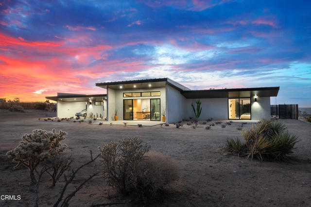 61464 Melton Trail, Joshua Tree CA: https://media.crmls.org/mediaz/2b1190a9-b2e8-4a75-b170-e2485597676f.jpg