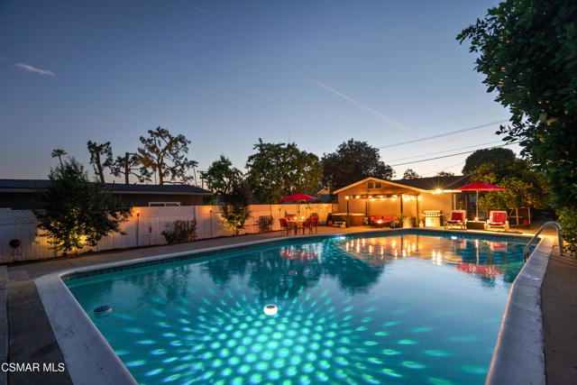 623 E Fairmount Road, Burbank CA: https://media.crmls.org/mediaz/2b11c04a-a2a1-46dc-a36b-dfb9356fb434.jpg