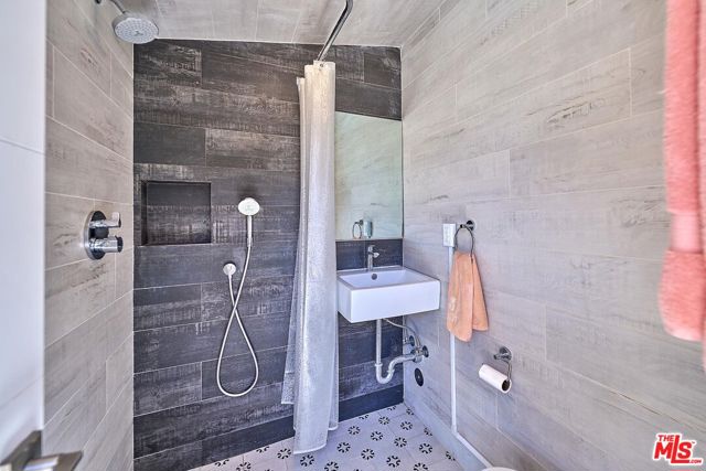3001 Cloudcrest Road, La Crescenta CA: https://media.crmls.org/mediaz/2b11d914-1ecd-4c3d-8305-8eafdf0b84de.jpg