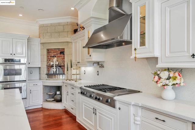 1853 Via Di Salerno, Pleasanton CA: https://media.crmls.org/mediaz/2b1221bd-8b91-48a1-8f49-3feef43966f7.jpg
