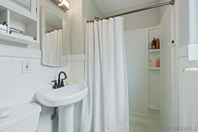 9126 Heatherdale St, Santee CA: https://media.crmls.org/mediaz/2b129130-b8fe-4193-9cfd-25c1f406aa27.jpg