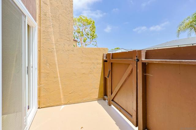 3454 Castle Glen Dr., San Diego CA: https://media.crmls.org/mediaz/2b1317eb-5e3d-4704-8bf1-ca8306afe7b8.jpg