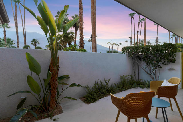 2598 S Camino Real, Palm Springs CA: https://media.crmls.org/mediaz/2b13c7b6-6c57-4206-9858-3d9fac40a567.jpg
