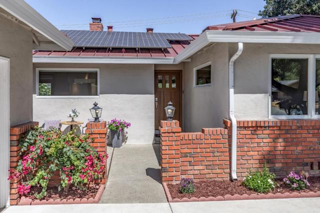 12457 BROOKGLEN Drive, Saratoga CA: https://media.crmls.org/mediaz/2b144722-6d98-4a1e-975d-ba4c577bea74.jpg