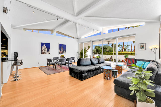 2400 S Palm Canyon Drive, Palm Springs CA: https://media.crmls.org/mediaz/2b14b7fe-7663-4a3e-8856-3e6ecb650321.jpg