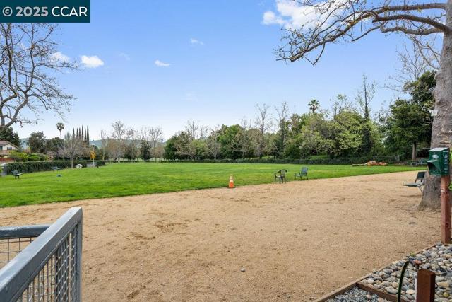 4672 N Larwin Ave, Concord CA: https://media.crmls.org/mediaz/2b1622e8-bc87-4109-b2e6-8c7acd3f140c.jpg