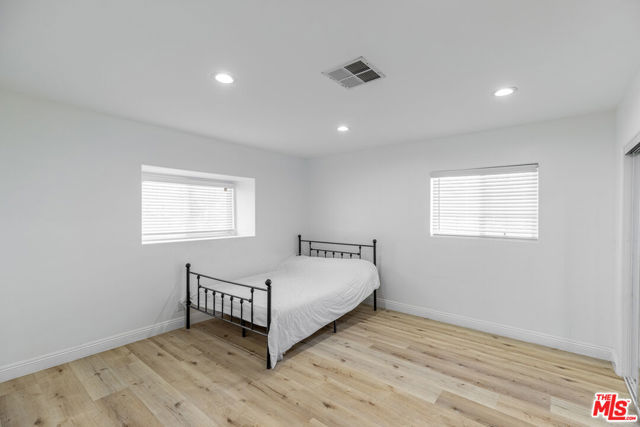 5510 Wilbur Avenue, Los Angeles CA: https://media.crmls.org/mediaz/2b1623db-273f-4446-86ec-9cd465fffb11.jpg