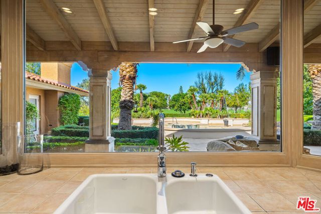 71150 N Thunderbird Terrace, Rancho Mirage CA: https://media.crmls.org/mediaz/2b166227-e28e-4604-8508-9afd740ddcea.jpg