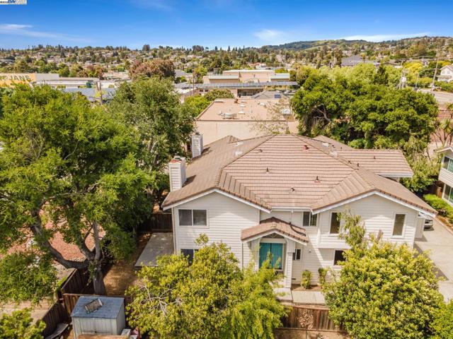 19723 Redwood Rd, Castro Valley CA: https://media.crmls.org/mediaz/2b16691a-9540-435f-bf1d-bc159592d3f1.jpg