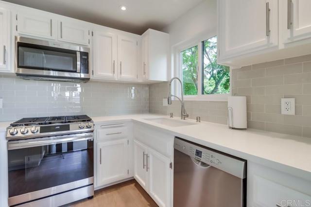 Detail Gallery Image 14 of 42 For 6055 Cirrus St, San Diego,  CA 92110 - 2 Beds | 2 Baths