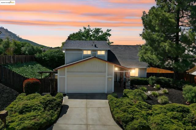 640 Mt Duncan, Clayton CA: https://media.crmls.org/mediaz/2b177ef6-e6ca-45a5-bed1-5a17ec0153c5.jpg
