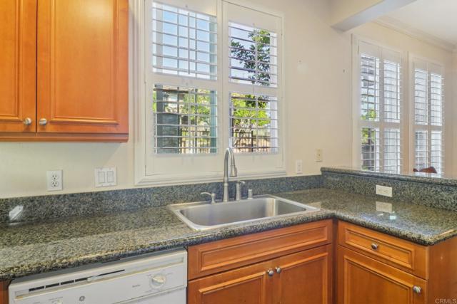 Detail Gallery Image 12 of 25 For 10978 Serafina Ln, San Diego,  CA 92128 - 2 Beds | 2 Baths