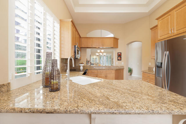 101 Desert Falls Drive, Palm Desert CA: https://media.crmls.org/mediaz/2b18b5c2-578d-44fb-aea6-80f138a363da.jpg