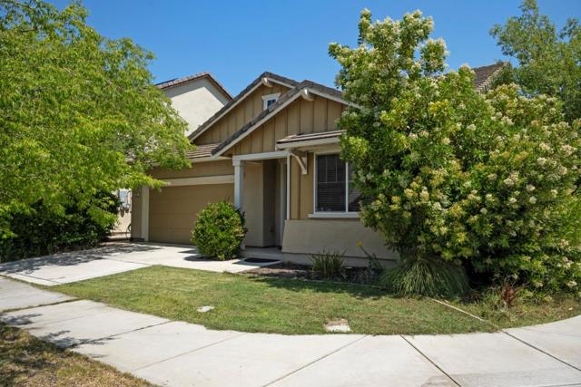 1141 Navigator Drive, Lathrop CA: https://media.crmls.org/mediaz/2b18c302-19c2-459a-9c24-a4502c2ba5ed.jpg