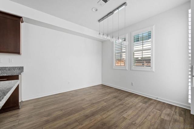 2053 Tango Loop, Chula Vista CA: https://media.crmls.org/mediaz/2b18e93f-0a30-4f17-bd24-32a8add8e999.jpg