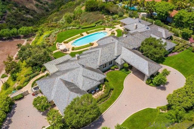 14716 Ladys Secret Drive, Rancho Santa Fe CA: https://media.crmls.org/mediaz/2b19436e-57f5-493f-9cd4-53c3104e402b.jpg