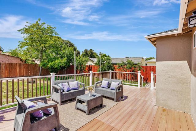 1359 Madera Avenue, Menlo Park CA: https://media.crmls.org/mediaz/2b197944-0985-4cdb-841a-e850754cc6ce.jpg