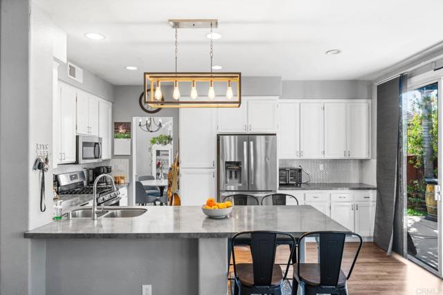 2552 Saddlehorn Drive, Chula Vista CA: https://media.crmls.org/mediaz/2b1a833a-ee90-4479-9618-4fb7c87fdc6d.jpg