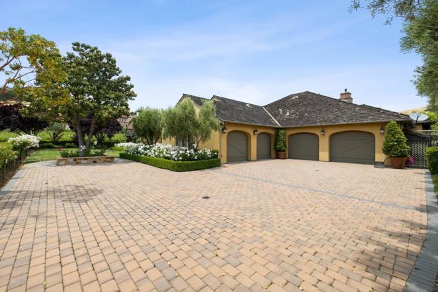 1305 Lions Peak Lane, San Martin CA: https://media.crmls.org/mediaz/2b1b083e-1c6f-4740-8344-74bb90759f07.jpg