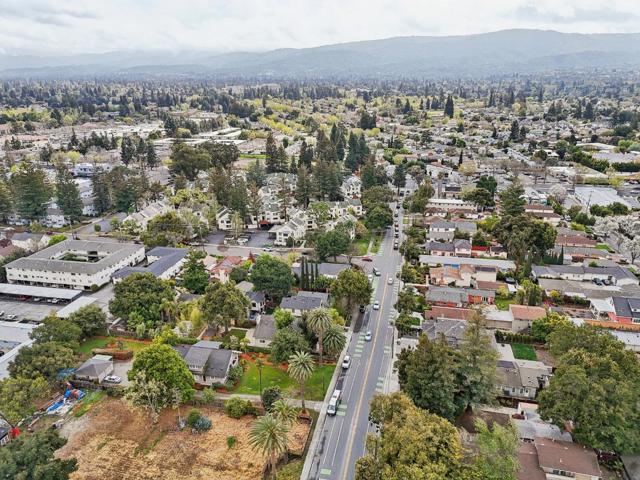 731 Calderon Avenue, Mountain View CA: https://media.crmls.org/mediaz/2b1c0aa4-5702-40e8-91ae-c82543a0c127.jpg