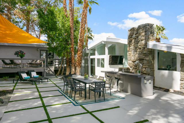 73265 Tamarisk Street, Palm Desert CA: https://media.crmls.org/mediaz/2b1ca36f-d0c6-4184-96d6-37b57aaa4ed2.jpg