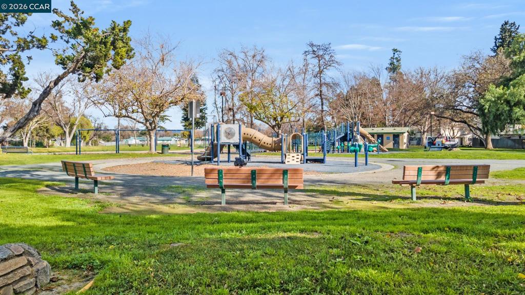 https://media.crmls.org/mediaz/2b1cae30-9cfa-440a-8caa-b8b5b871c111.jpg?preset=X-Large