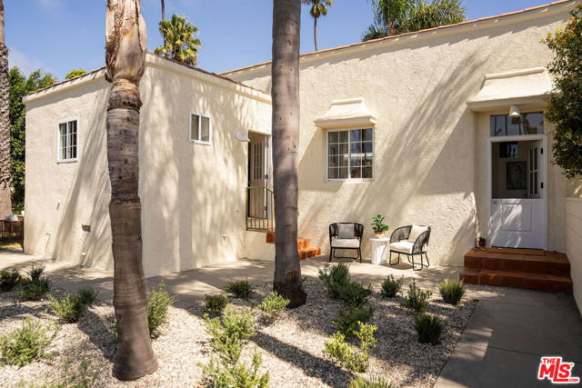 2300 Pisani Place, Venice CA: https://media.crmls.org/mediaz/2b1d7be8-b5fb-4ad3-b19c-c8e5a1ff9d32.jpg