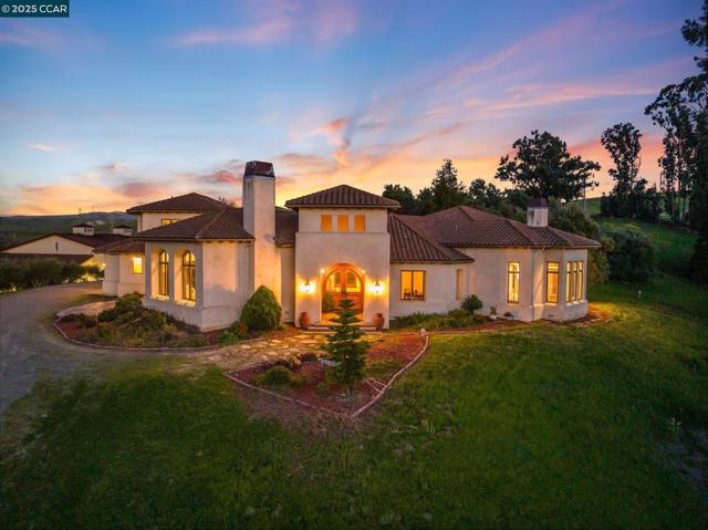 633 Kalthoff Cmn, Livermore CA: https://media.crmls.org/mediaz/2b1dd294-e888-4b06-b2ee-d9dc52fbff81.jpg