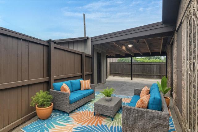 4960 Sparks Avenue, San Diego CA: https://media.crmls.org/mediaz/2b1e39e1-2a2c-4ba6-83f5-7721d971d73c.jpg