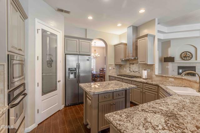 15617 Screaming Eagle Avenue, Bakersfield CA: https://media.crmls.org/mediaz/2b1efad6-be6e-4ff2-92ba-3388692048b5.jpg