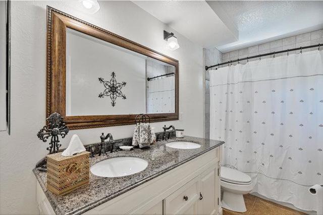 120 Tierra Del Sol, Hollister CA: https://media.crmls.org/mediaz/2b1efde7-b617-405e-be95-555d0a191bdf.jpg